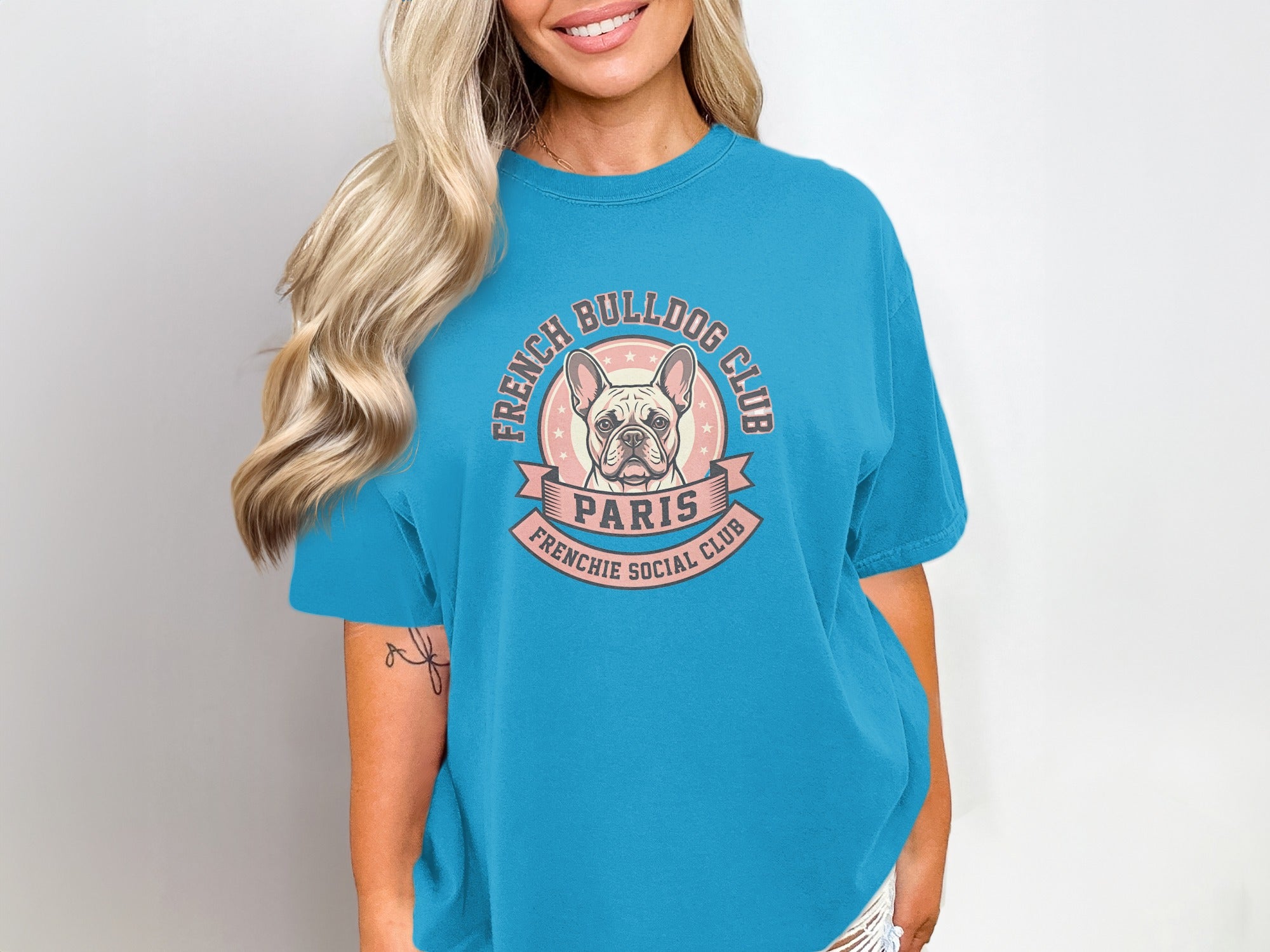 French bulldog club logo with "Paris Frenchie Social Club" text.