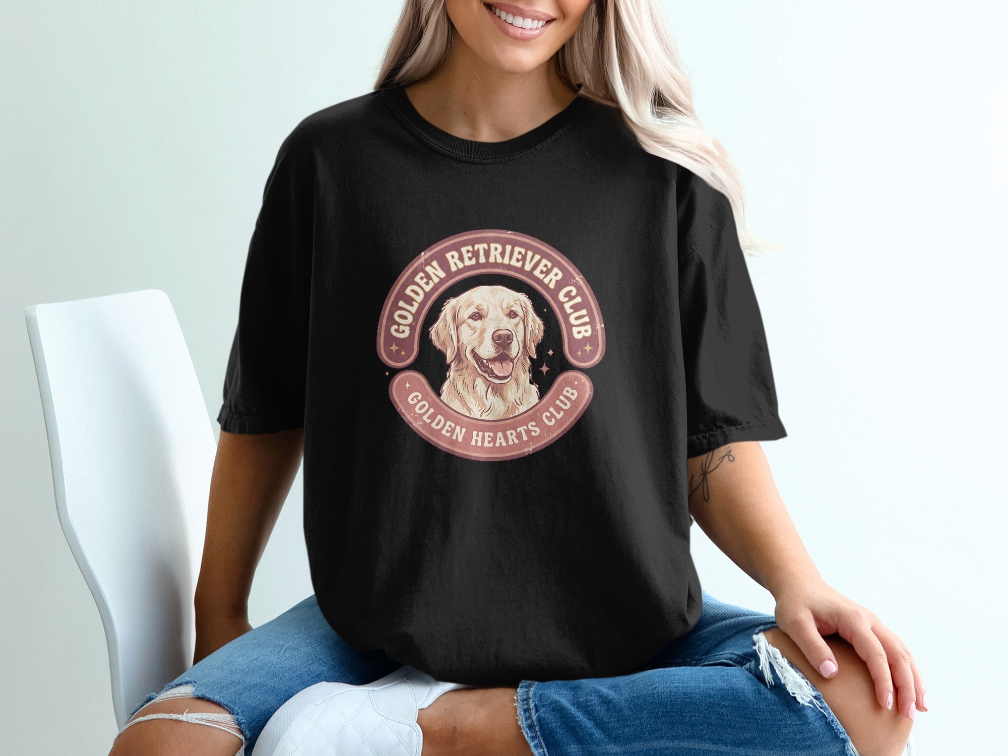 Black t-shirt with a Golden Retriever Club logo featuring a dog and hearts.